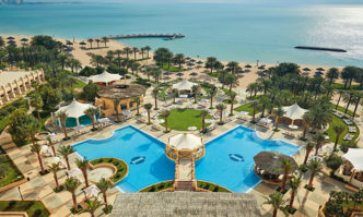 outdoor hotel pools in qatar