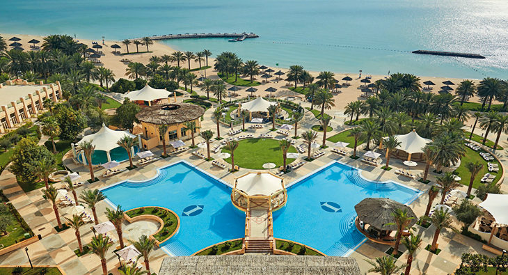 outdoor hotel pools in qatar